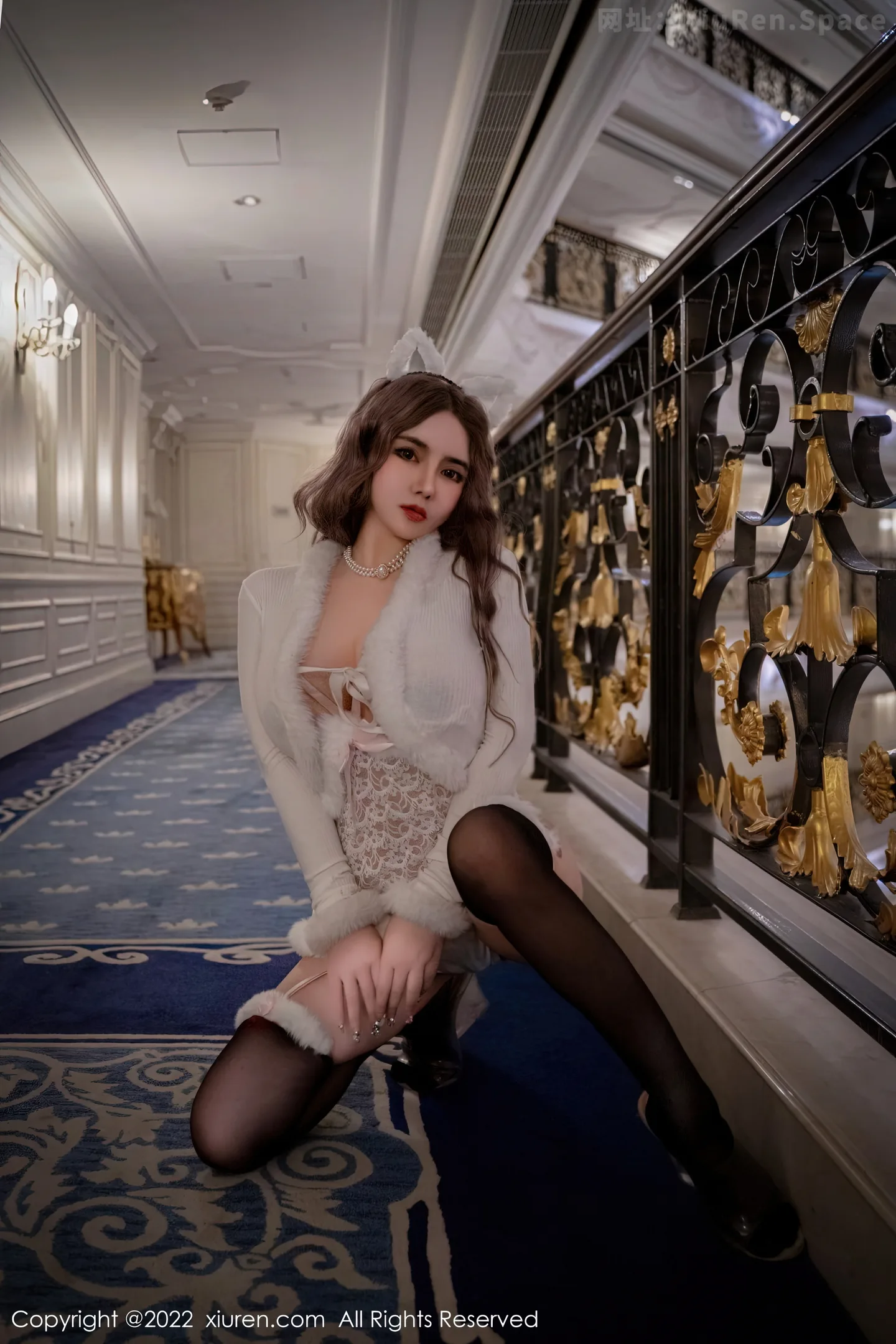 图片[3]-[XiuRen秀人网] 2023.05.04 VOL.6666 江七七 黑色修身旗袍裙与红色蕾丝内衣加黑丝美腿性感私房写真集-秀人网官方网站